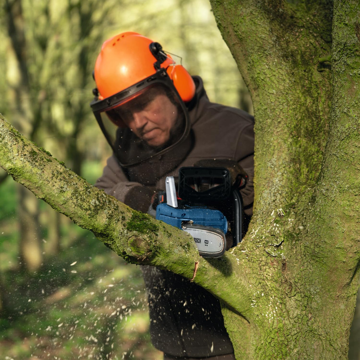 Bosch PRO Akumulatorowa pilarka łańcuchowa GKE18V-30 (prowadnica Oregon 30 cm, Opticut, prędkość łańcucha 12,4 m/s, bez akumulatora i ładowarki)