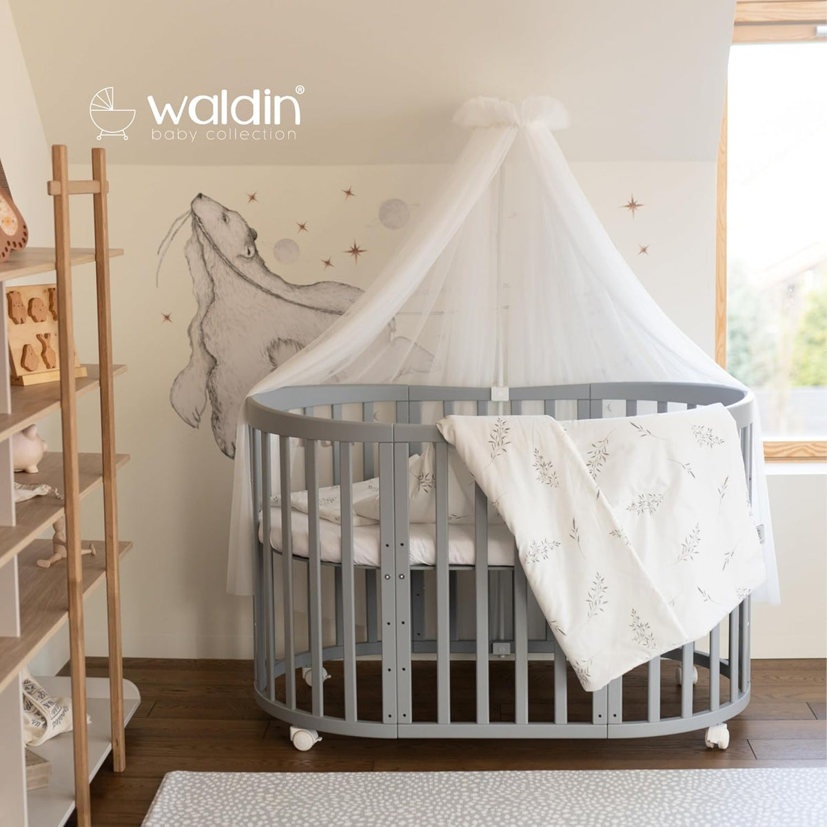 Cuna ovalada evolutiva Waldin, set completo 7 en 1, cuna de barrotes, cama infantil con colchón, cambiador, cuna colecho, madera blanca