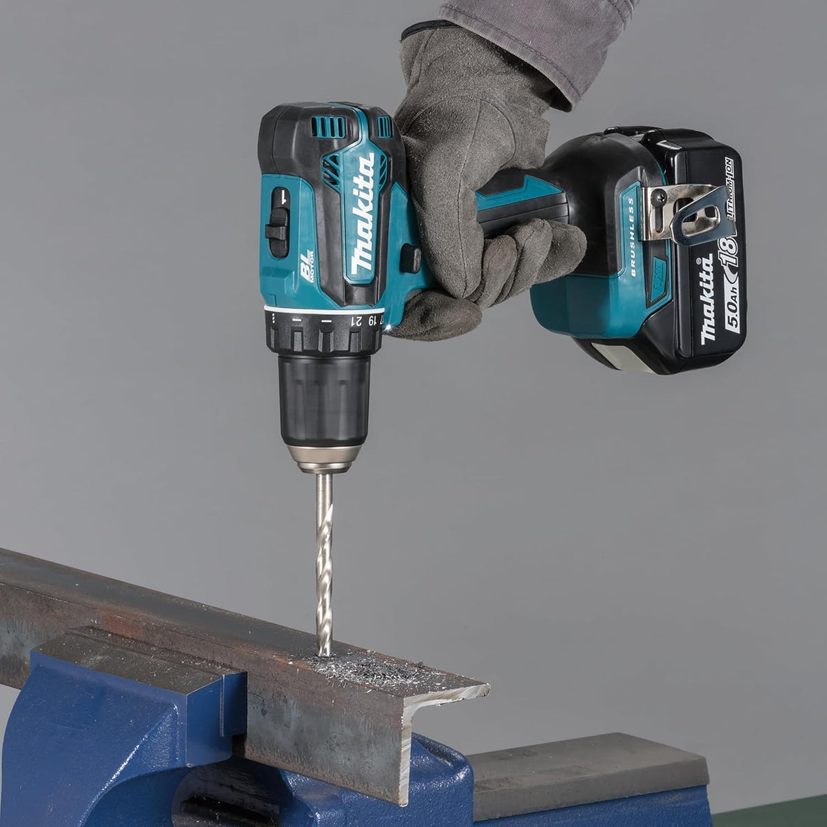 Kit combinado de herramientas a batería Makita DLX2452TJ 18V "Kit automotriz" (DDF485 + DTW300) / 5,0 Ah, 2 baterías + cargador en MAKPAC
