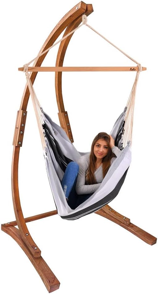 Soporte para silla colgante Lola Mammut de madera de alerce FSC, resistente a la intemperie, independiente, máx. 130 kg, estructura para exteriores e interiores, soporte para hamaca, silla colgante, sillón colgante y cuna con muelles.