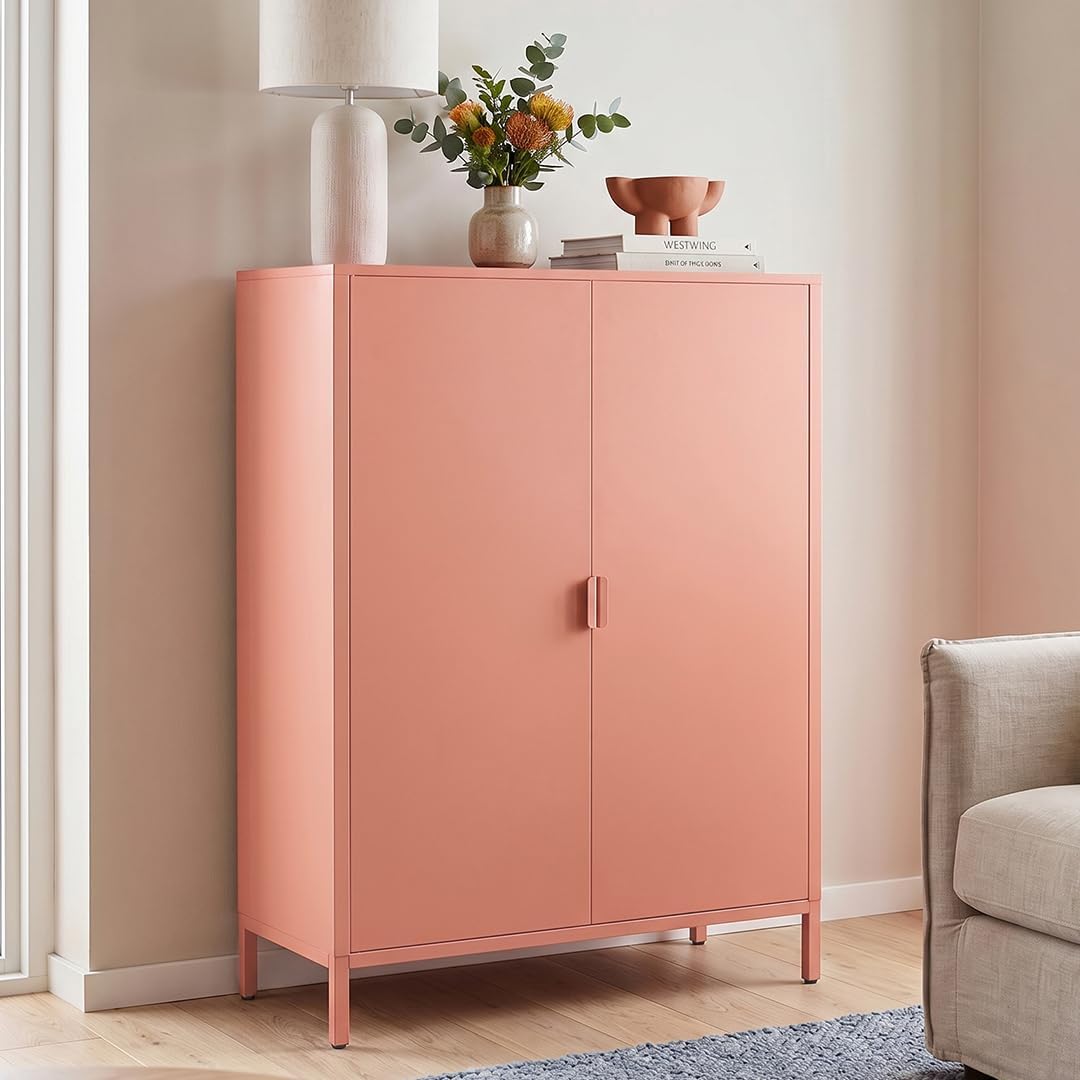 Cómoda de metal Ituri skølm – Armario de metal con 3 estantes ajustables – Aparador de salón color terracota – Armario de almacenamiento de acero – Mueble alto de diseño industrial – Armario de oficina/recibidor
