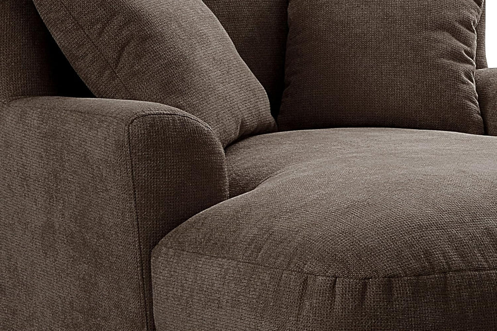 Sillón XXL Cavadore Assado / Sillón tapizado grande con patas de madera y asiento amplio / Incl. 2 cojines decorativos / 109 x 104 x 145 / Tejido de textura marrón oscuro