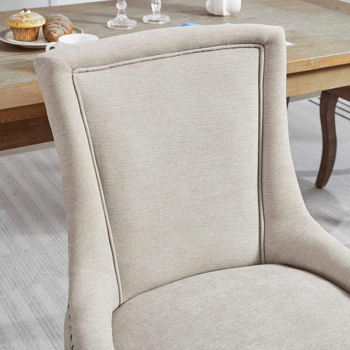 Juego de 4 sillas de comedor, juego de 4 sillas de cocina, sillas con respaldo alto y capitoné, silla de comedor tapizada en tela de chenilla suave con patas de madera, decoración de remaches metálicos, capacidad de carga de 150 kg