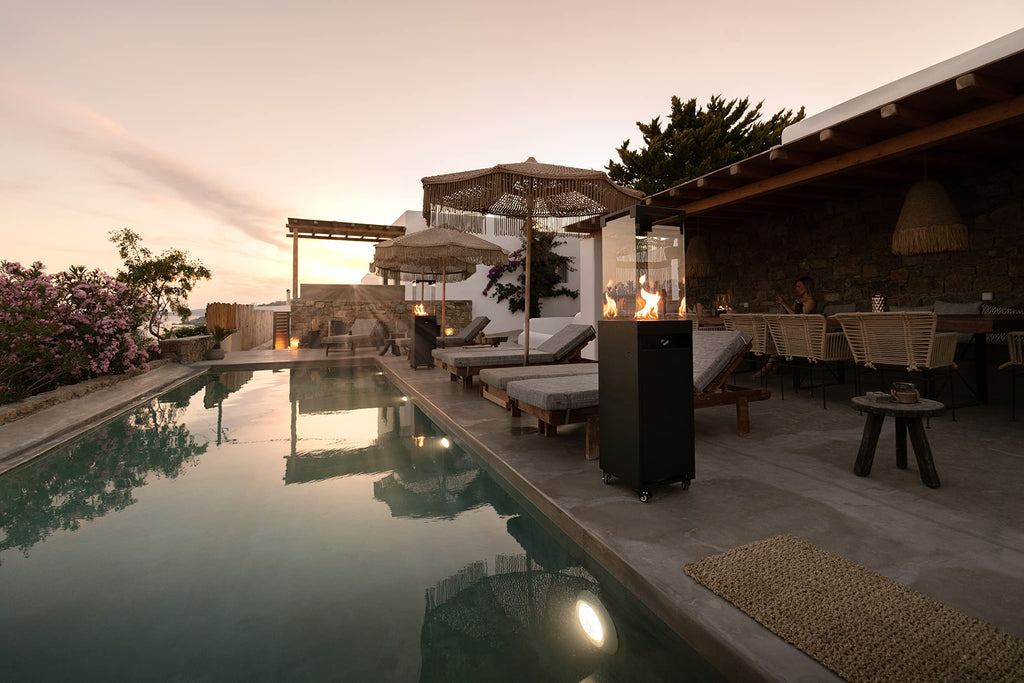 Calefactor de terraza Planika Faro, propano, negro, 8 kW, portátil, de pie, con funda para exteriores, 36x36x150 cm