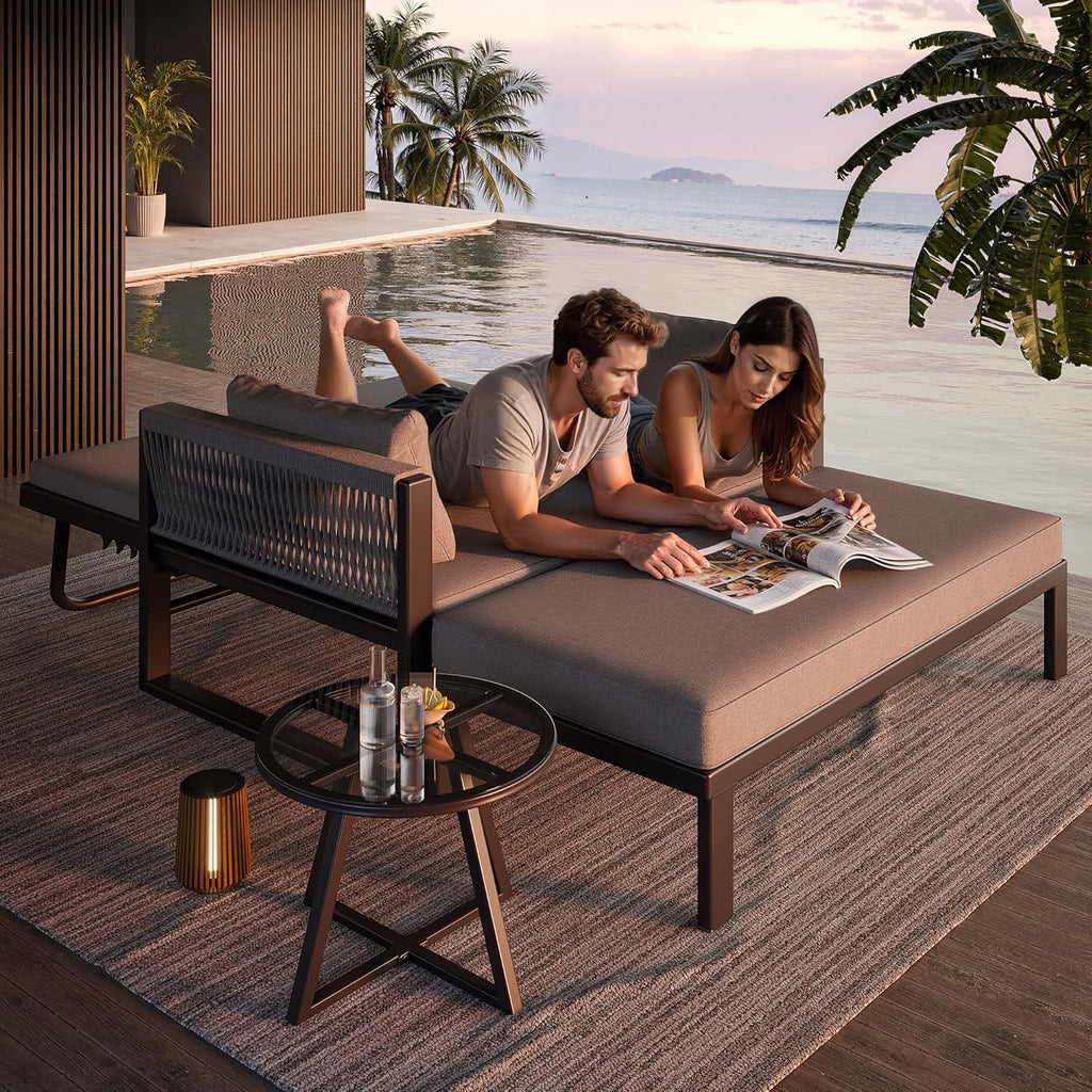 Tumbona de jardín con reposabrazos de hierro trenzado, sofá de exterior resistente a la intemperie, incluye mesa de centro de cristal y cojines, sofá cama para exterior, sofá de dos plazas con taburete y mesa de centro, gris