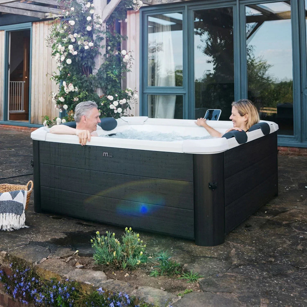 Jacuzzi Spa Oslo 2026 con iluminación LED
