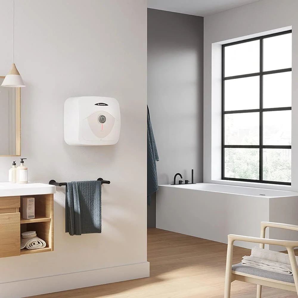 Ariston Dune RS 15 Litrów 3100854 Nad Umywalkowy Podgrzewacz Wody Bojler Elektryczny. Przeznaczony do instalacji w Polsce