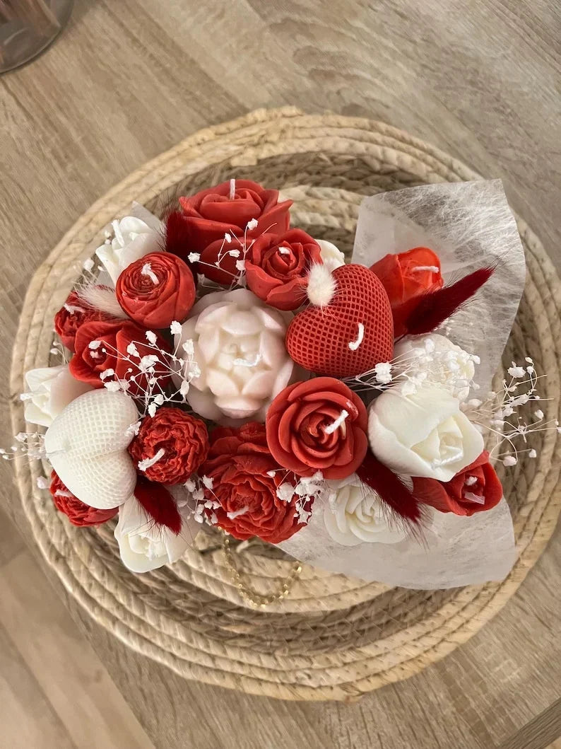 Ramo de flores en rojo/blanco velas