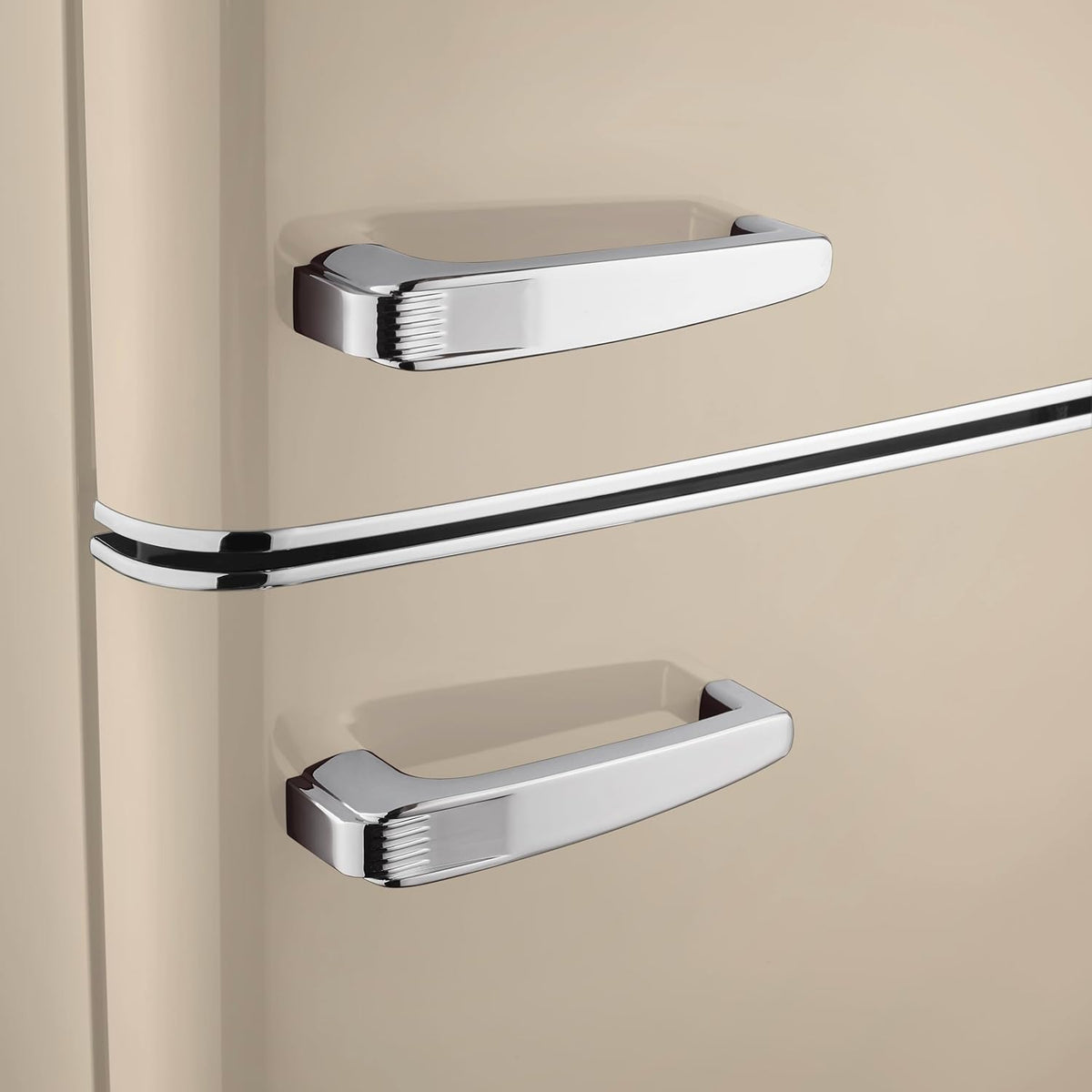 Severin Frigorífico Congelador de 2 puertas, Independiente, Frigorífico de Doble Puerta con Congelador, Anchura 55 cm, 246 L, Clase D, Estilo Retro, Crema, RKG 8985