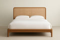 Cama de madera con cabecero de ratán 160x200 cm