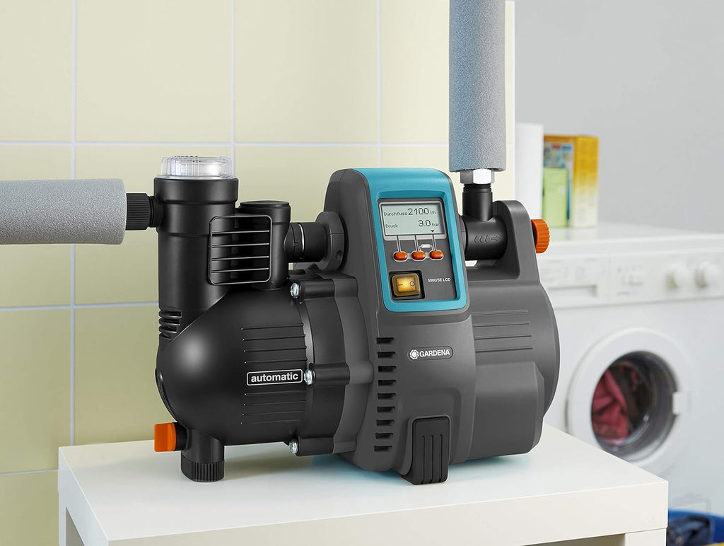 Gardena Comfort Hauswasserautomat 5000/5E LCD: bomba de agua doméstica con pantalla LC, ahorro de energía, caudal de 5000 l/h, motor de 1300 W con interruptor térmico de seguridad, protección contra funcionamiento en seco (1759-20)