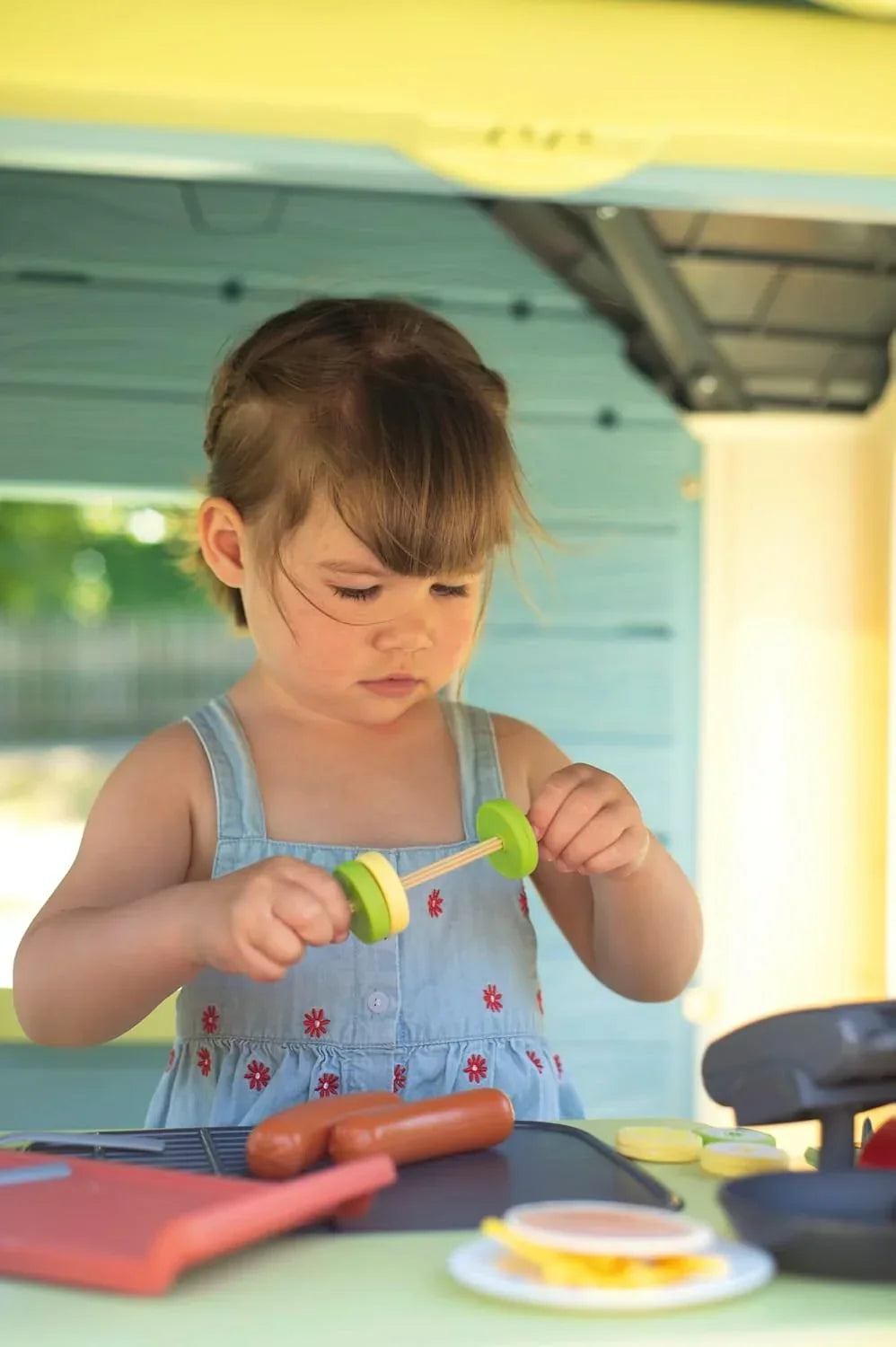 Smoby Life Garden House - Casa de Jardín Infantil - Incluye Jardinera, Comedero para Pájaros, Herramientas y Accesorios - Protección UV - Material Reciclado - más de 2 años (7600810408)