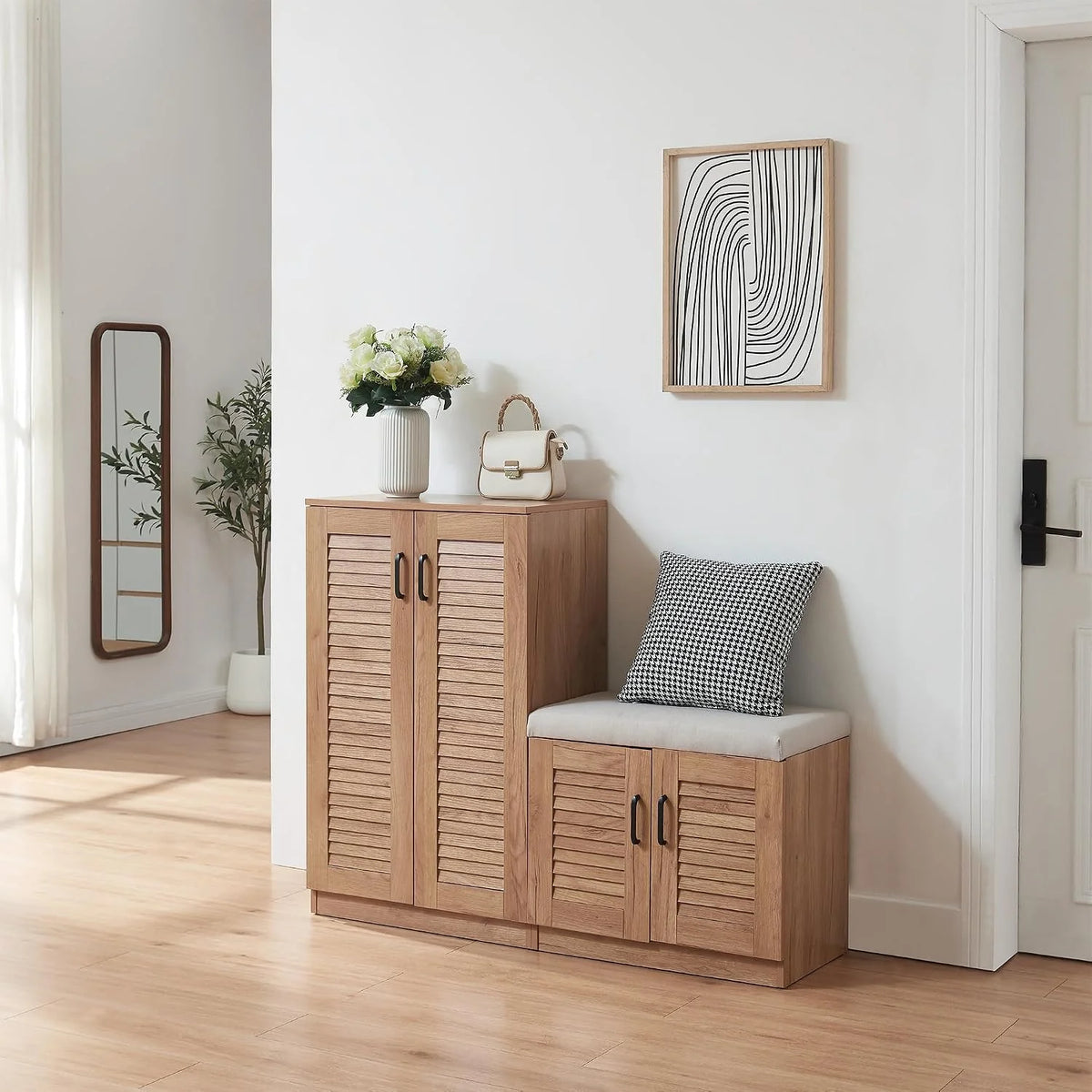 [en.casa] Szafka na buty i ławka do przechowywania z tapicerowanymi siedziskami, szafa na buty, drzwiami żaluzjowymi, ukośnymi półkami, 97 x 120 x 36 cm, MDF o wyglądzie dębu