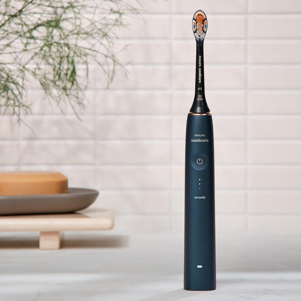 Philips Sonicare DiamondClean Prestige 9900 – Cepillo de dientes eléctrico con SenseIQ, cabezal A3 Premium All-in-One y estuche de carga en azul medianoche (modelo HX9992/12)