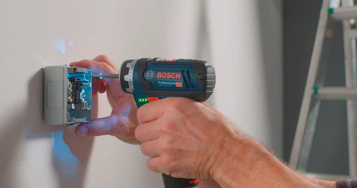 Taladro atornillador a batería Bosch Professional 12V System GSR 12V-15 FC - Sistema FlexiClick (incluye 2 baterías GBA 12V 2.0Ah, cargador, 4 adaptadores, juego de 40 accesorios) - Alimentado por batería