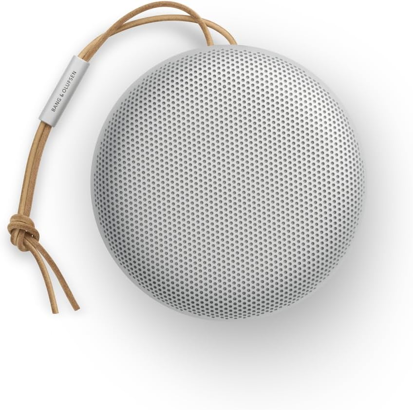 Bang & Olufsen Beosound A1 (2.ª gen.) – Altavoz Bluetooth portátil inalámbrico, resistente al agua IP67, sonido 360 grados, asistente de voz Alexa y manos libres, 18 horas de batería - Black Anthracite
