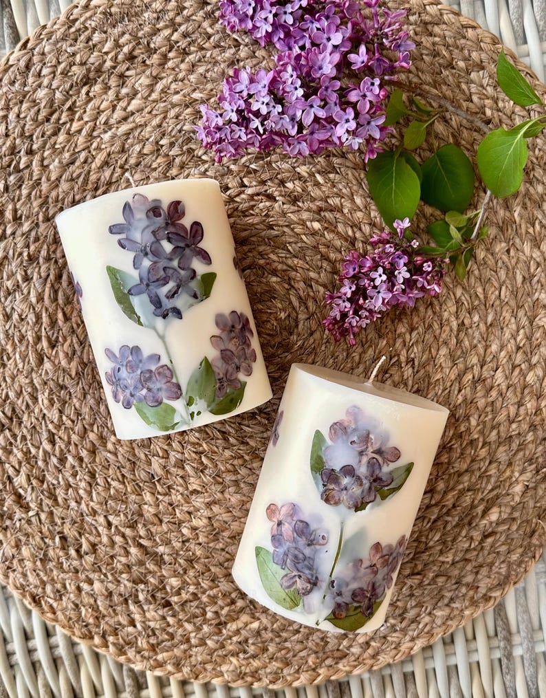 Vela de soja con flores de lila naturales, cera de soja, mecha de algodón, 9 x 7,5 cm