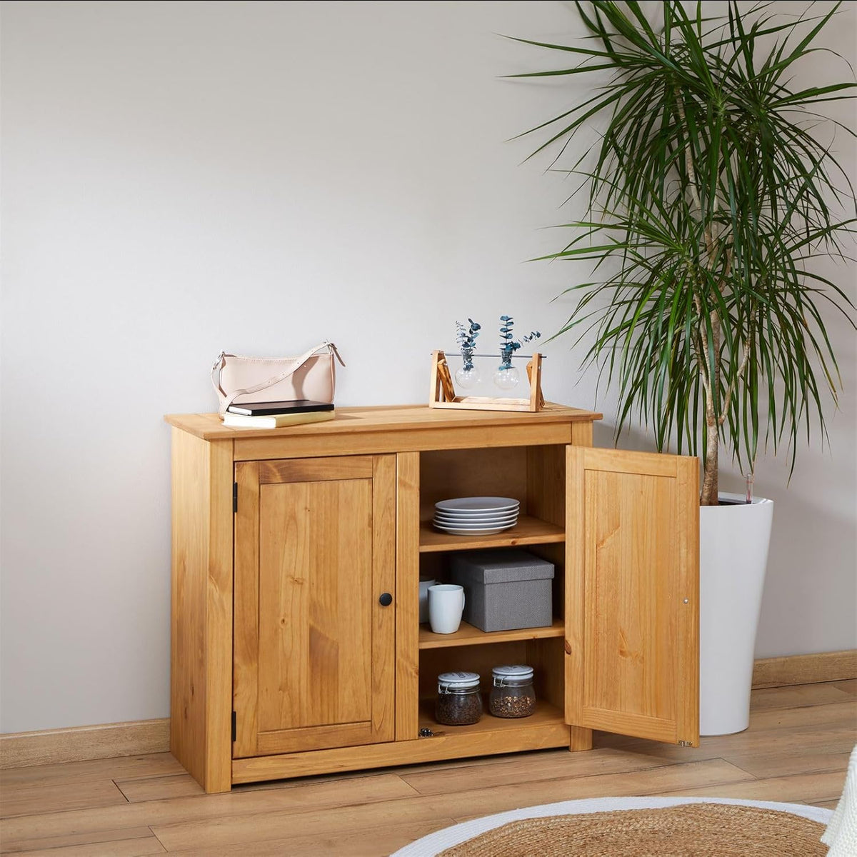 Cómoda CARO-Möbel Cancun, dos puertas, pino natural, madera maciza de pino, tiradores de metal, veteado de madera natural, cómoda para recibidor, armario de madera, mueble de comedor