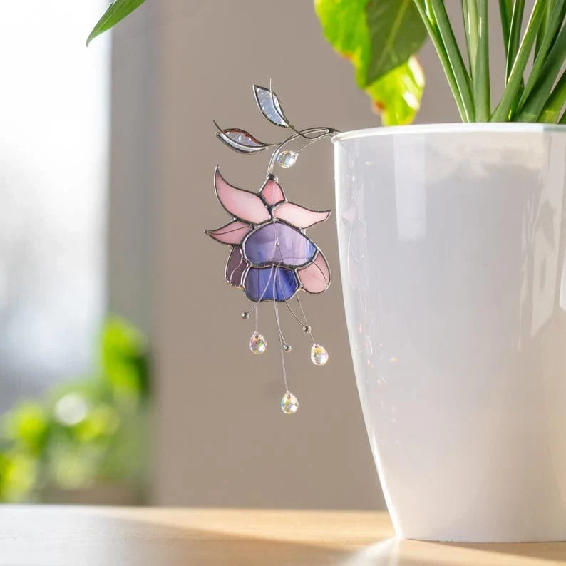 Atrapasueños de fucsia hecho a mano, adorno de vitral para plantas con cristales