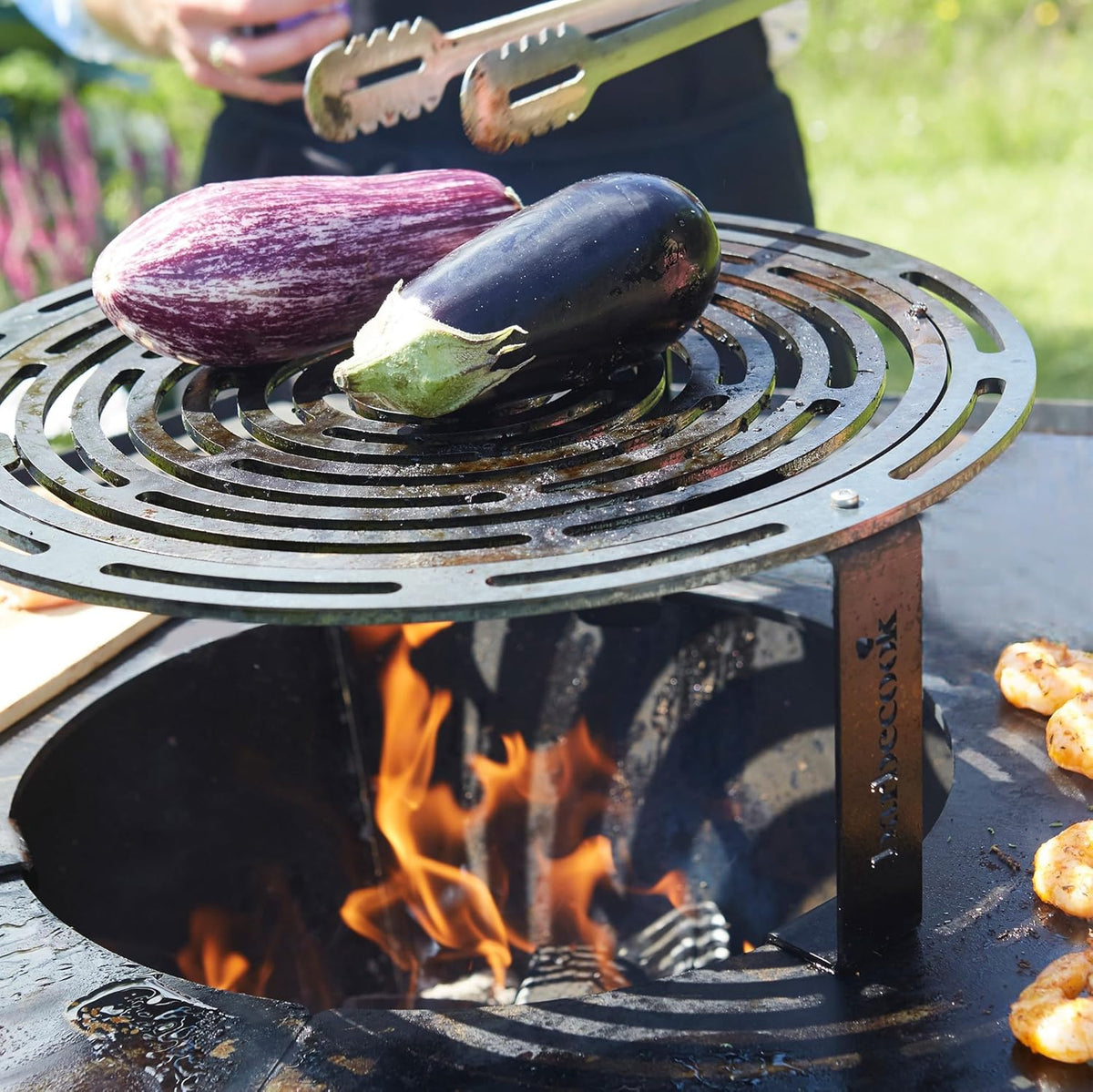 Parrilla y soporte elevado Dynamic Centre Stand de Barbecook, 36 cm - Acero al carbono de 6 mm de espesor