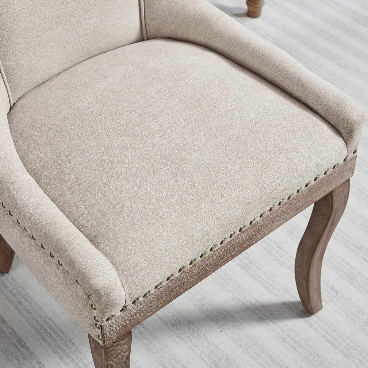 Juego de 4 sillas de comedor, juego de 4 sillas de cocina, sillas con respaldo alto y capitoné, silla de comedor tapizada en tela de chenilla suave con patas de madera, decoración de remaches metálicos, capacidad de carga de 150 kg