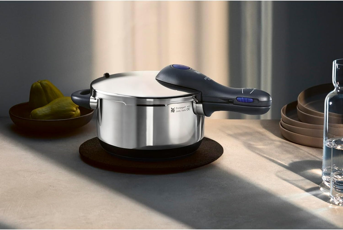 WMF Perfect Plus Juego de ollas a presión, inducción, 2 piezas, olla a presión de 6,5 l + 3 l, señal de cocción grande, 2 niveles de cocción, mango de tapa extraíble, regulador de cocción con una sola mano, acero inoxidable Cromargan pulido