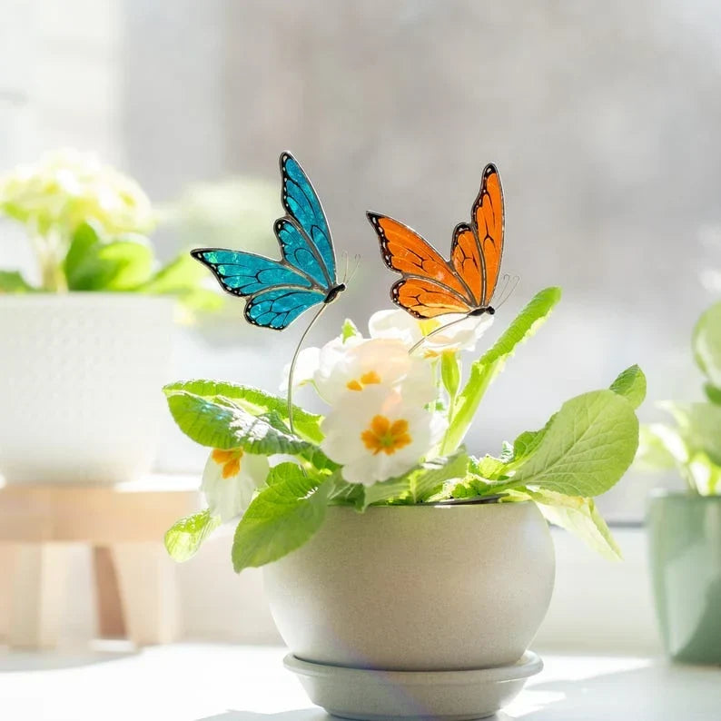 Estaca de jardín de mariposa de vidrieras, decoración colorida de primavera