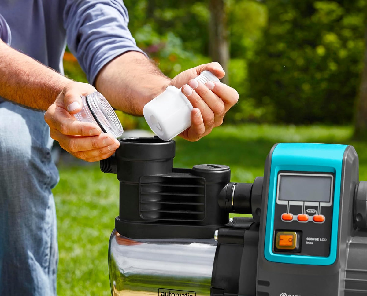 Gardena Premium Hauswasserautomat 6000/6E LCD Inox: Bomba de agua doméstica con caudal de 6000 l/h, motor de 1300 W, con pantalla LCD, carcasa de bomba de acero inoxidable de alta calidad (1760-20)