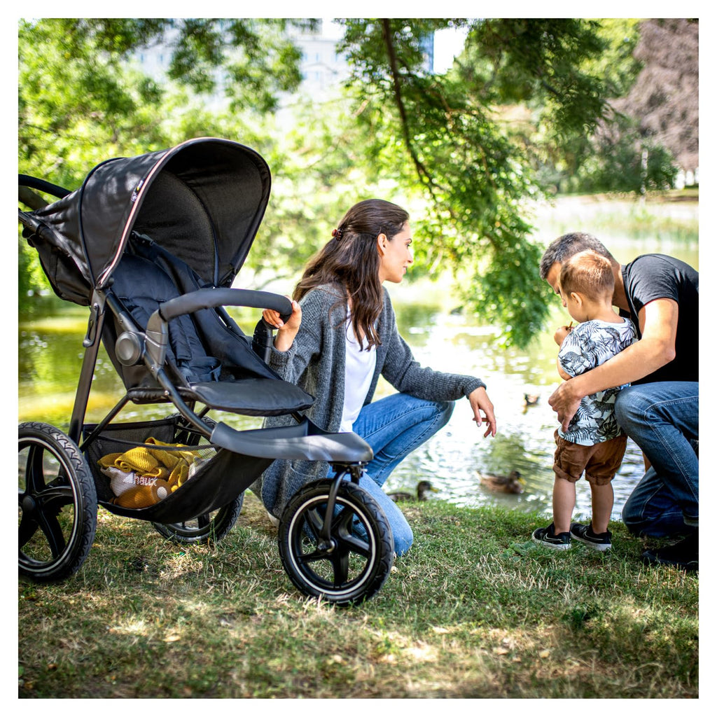 Cochecito hauck Runner 2, silla de paseo de tres ruedas con ruedas neumáticas XL para niños de hasta 22 kg, protección UV 50+, ventana de ventilación, altura ajustable, plegable, cesta XL de hasta 3 kg, función de reclinado (negro)