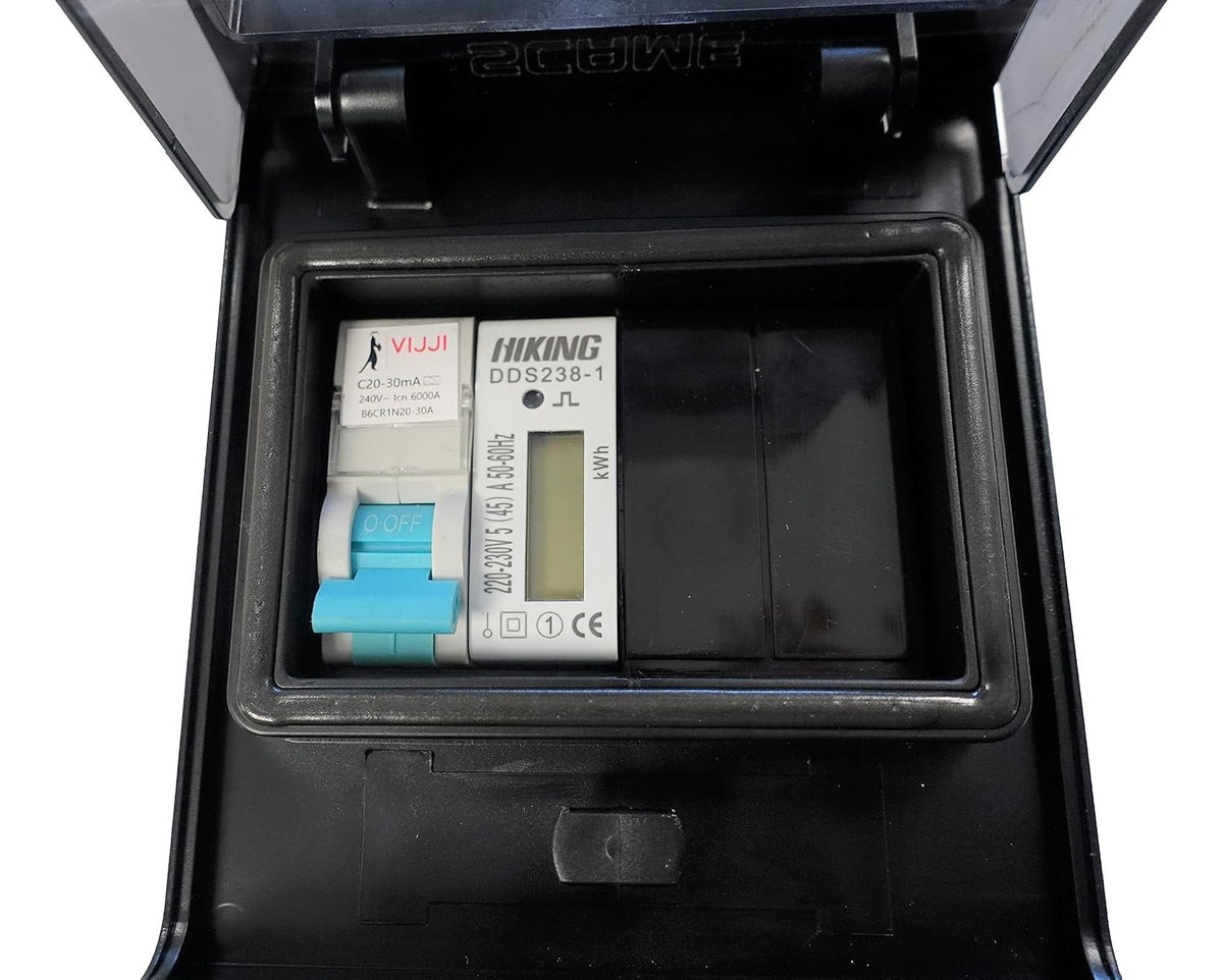 Punto de carga para cargador móvil equipado con una toma Legrand Green'Up con protecciones y contador