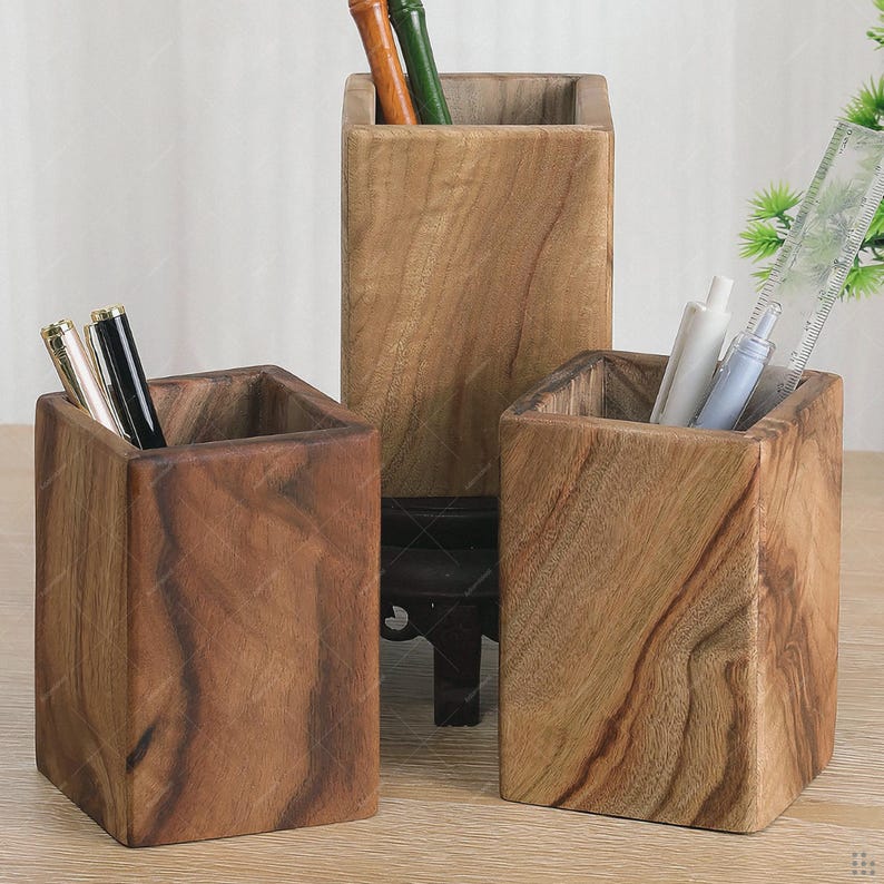 Portalápices de madera maciza de alcanfor 8x8x12 cm – Organizador de escritorio, cubilete para lápices