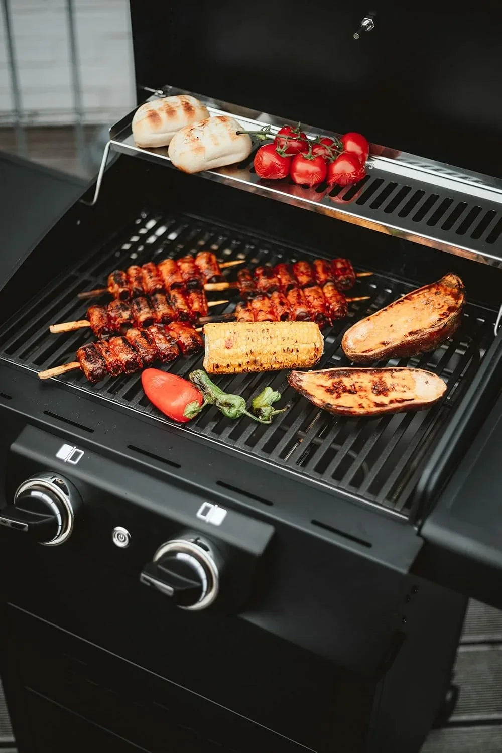 Barbacoa eléctrica eCRAVE 2, carrito con 2 elementos calefactores, parrilla de 2 zonas con rejilla de hierro fundido, tapa de cocción, termómetro y espacio de almacenamiento
