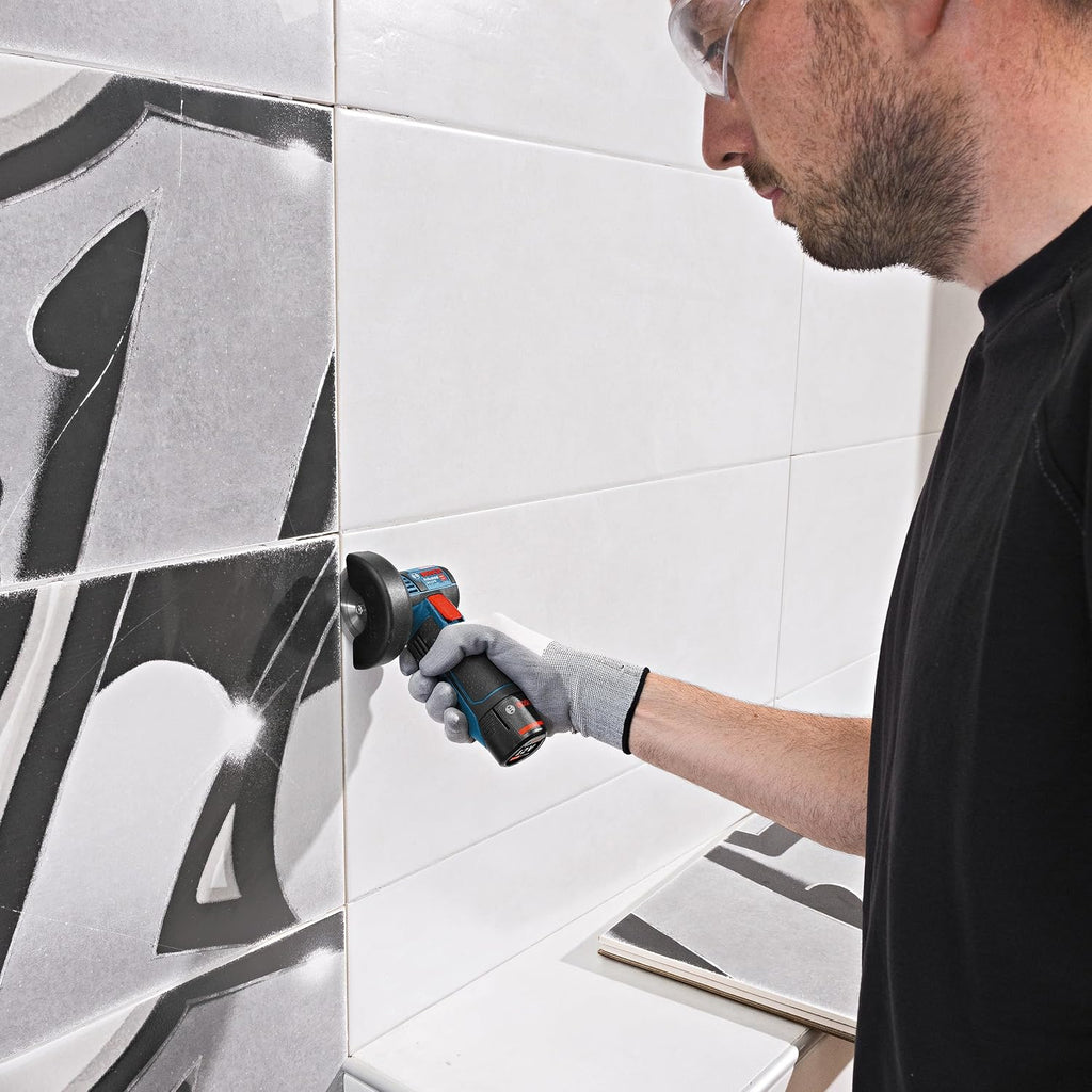 Bosch Professional system 12V: akumulatorowa szlifierka kątowa GWS 12V-76 (3 tarcze tnące, Ø tarczy: 76 mm, walizka L-BOXX)