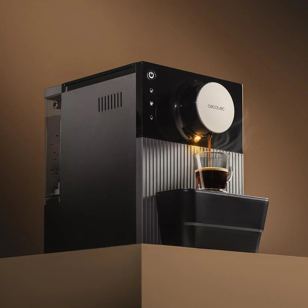 Cecotec Superautomatyczny ekspres do kawy kompaktowy Cremmaet Cube Red. 1350W, profesjonalna wydajność, system prasowania, wstępne zaparzanie, 19 barów, system Thermoblock, 5 poziomów mielenia