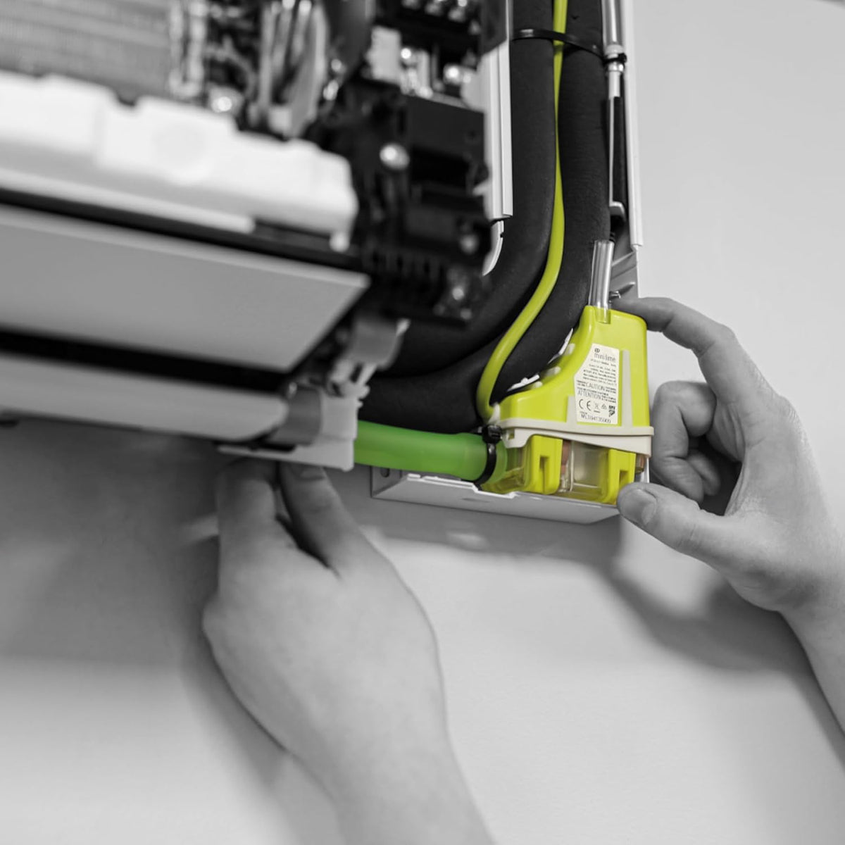 Bomba de condensados ASPEN Silent + Mini Lime para conductos en unidades de aire acondicionado de pared / 5.ª generación (Slimline)