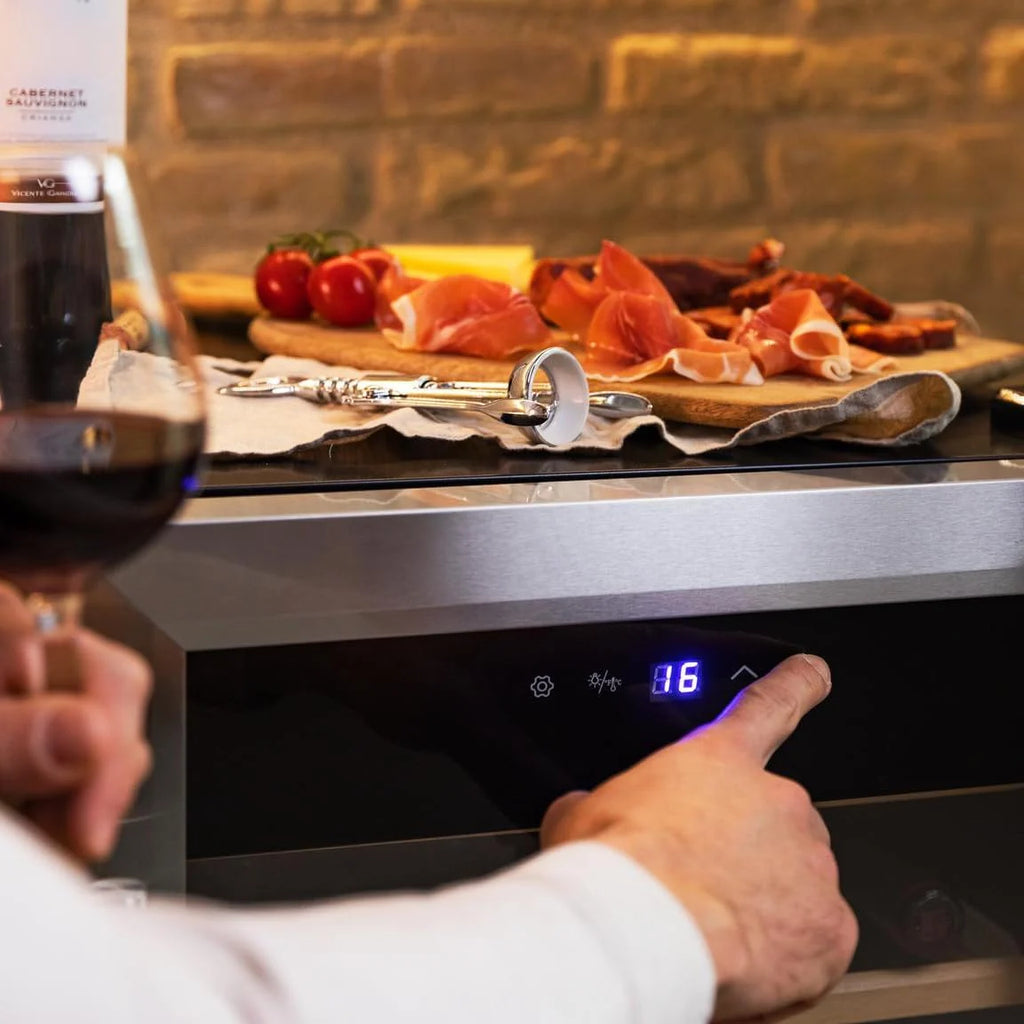 Cecotec Winiarnia, chłodziarka na wino, 24 butelki Bolero GrandSommelier 2050 Inox Compressor. Regulowana temperatura 5-18ºC, wysoka wydajność, cicha praca i brak wibracji
