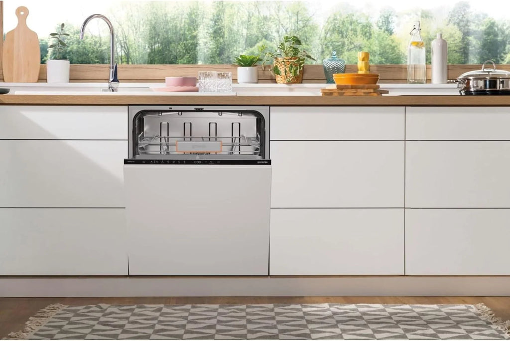 Gorenje GV642C65 zmywarka do naczyń/urządzenie do zabudowy z przodu nie wchodzi w zakres dostawy/Made in EU/60 szerokość/14 nakryć wymiarowych/6 programów/TotalDry/Total AquaStop/SpeedWash/Inox/EEK: C