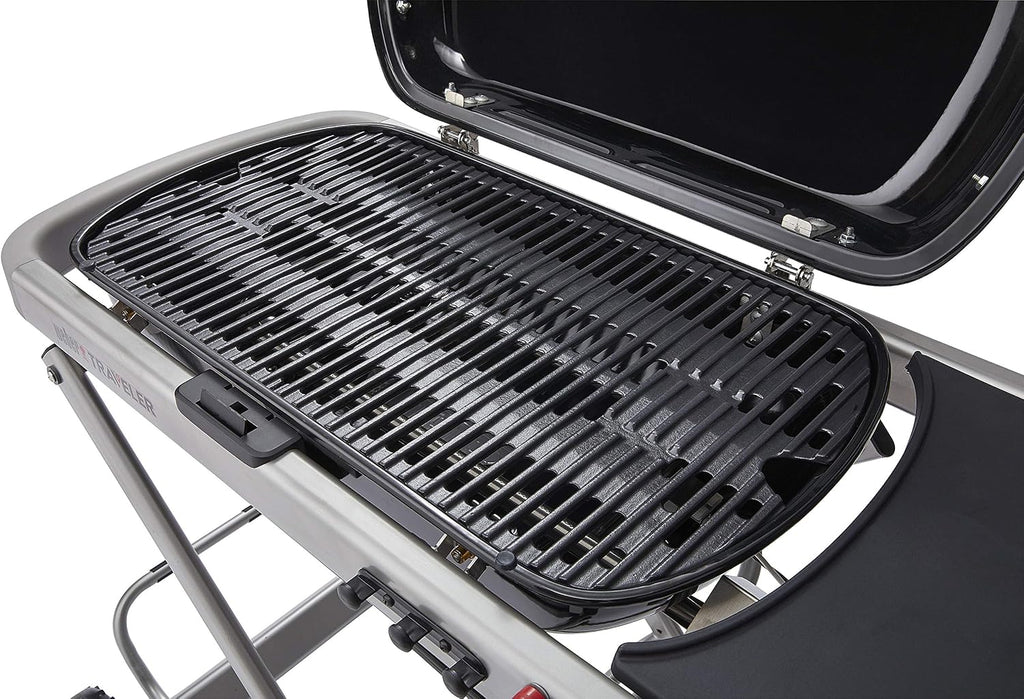 Barbacoa de gas portátil Traveler con soporte plegable y ruedas, quemador de 3,8 kW, superficie de cocción de 2065 cm² y termómetro en la tapa
