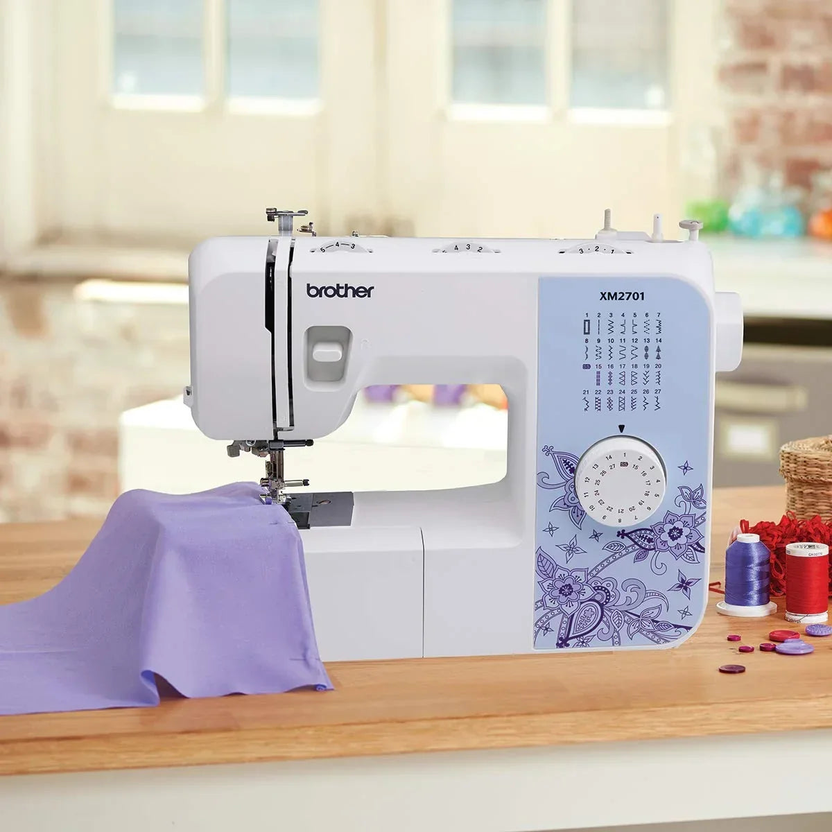 Máquina de coser eléctrica Brother XM2701S Edición Exclusiva, 27 programas de costura, brazo libre, enhebrador automático, costura de mezclilla