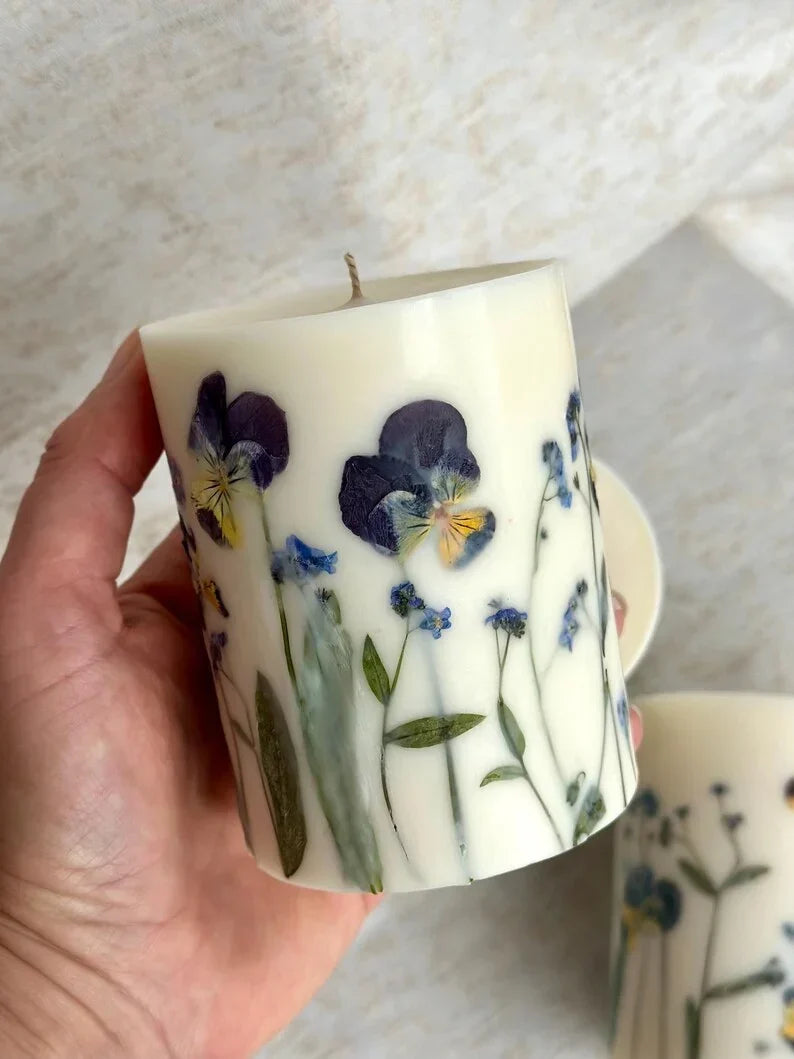 Vela de pilar con flores prensadas – Vela de cera de soja con flores reales, 9 x 7,5 cm