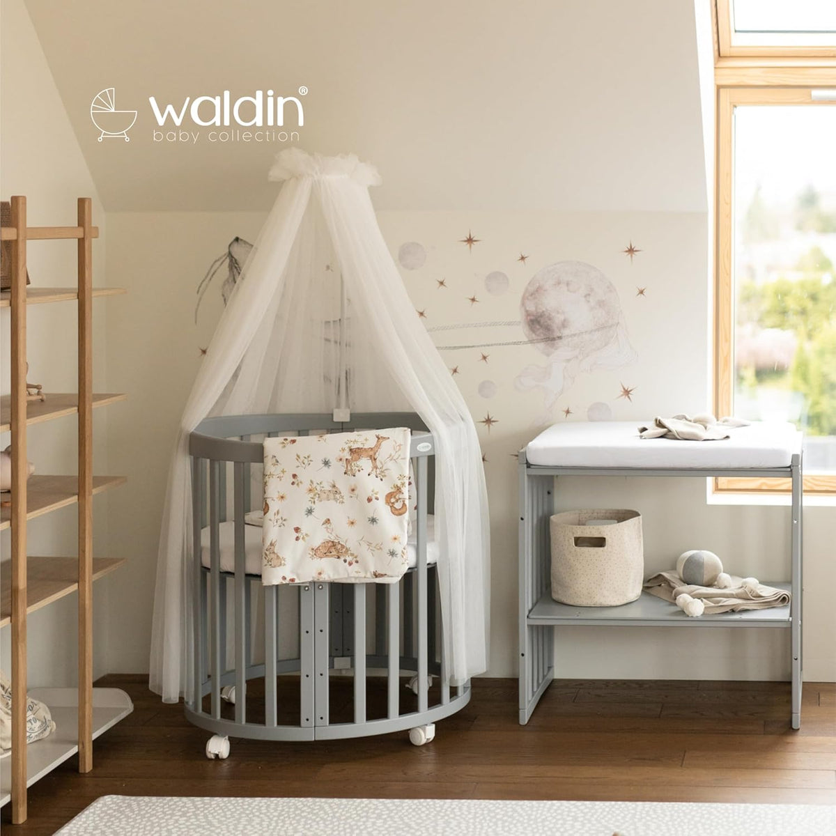 Cuna ovalada evolutiva Waldin, set completo 7 en 1, cuna de barrotes, cama infantil con colchón, cambiador, cuna colecho, madera blanca