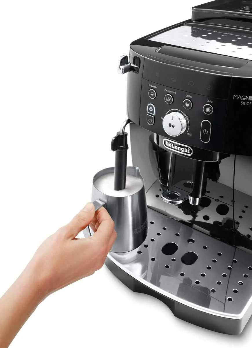 De'Longhi Magnifica S Smart ECAM 230.13.B Automatyczny ekspres do kawy z dyszą do spieniania mleka, do cappuccino, espresso i long, przyciski bezpośredniego wyboru i pokrętło, 2 filiżanki, czarny