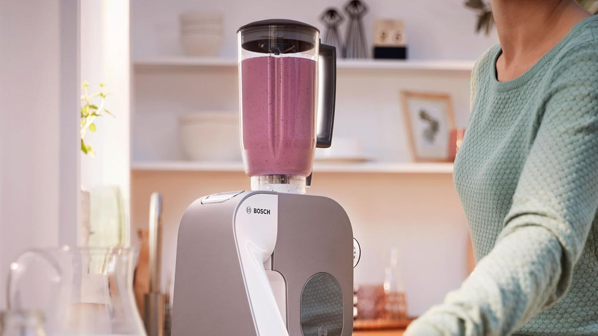Procesador de alimentos Bosch Serie 4 con báscula, bol de acero inoxidable apto para lavavajillas, batidora, picadora de carne, sistema de mezclado planetario, cortador-rallador, 3 discos, cortador de dados, 1000 W, MUM5XL74