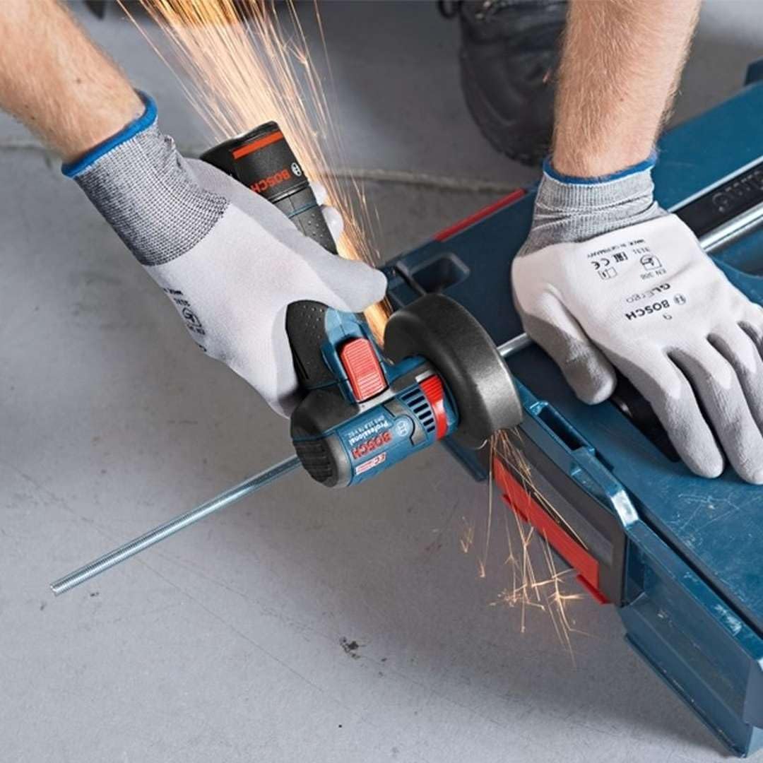Amoladora angular a batería Professional 12V GWS 12V-76 (incluye 2 baterías de 3.0 Ah, cargador rápido GAL 1230 CV, 1 disco Carbide Multi Wheel, 2 discos de corte Expert for Inox, L-BOXX 2)