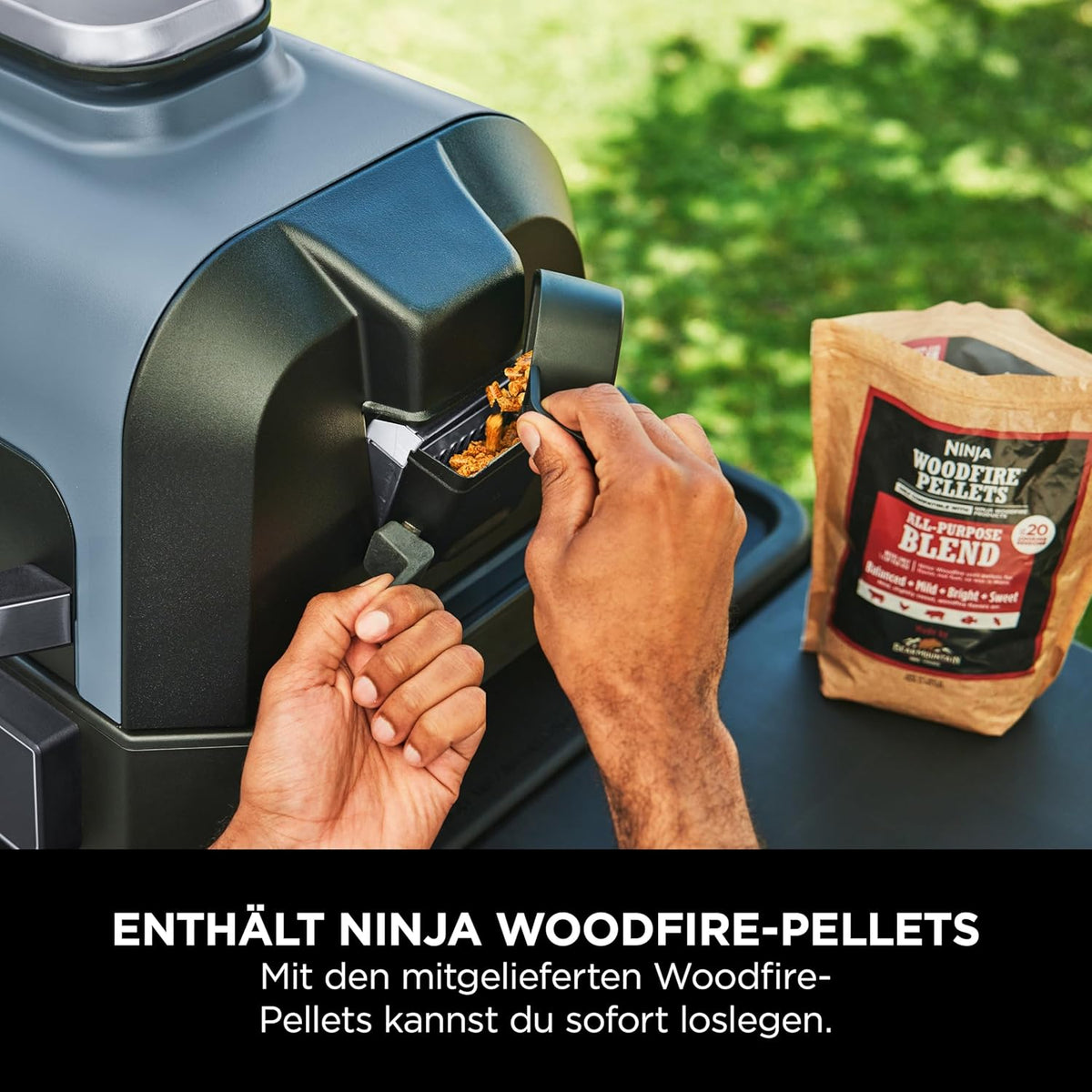 Ninja Woodfire Parrilla eléctrica, ahumador y freidora de aire, barbacoa para exteriores 7 en 1, freír con aire, ahumar, asar, hornear y más, resistente a la intemperie, antiadherente, portátil, eléctrica, gris/negro OG701EU