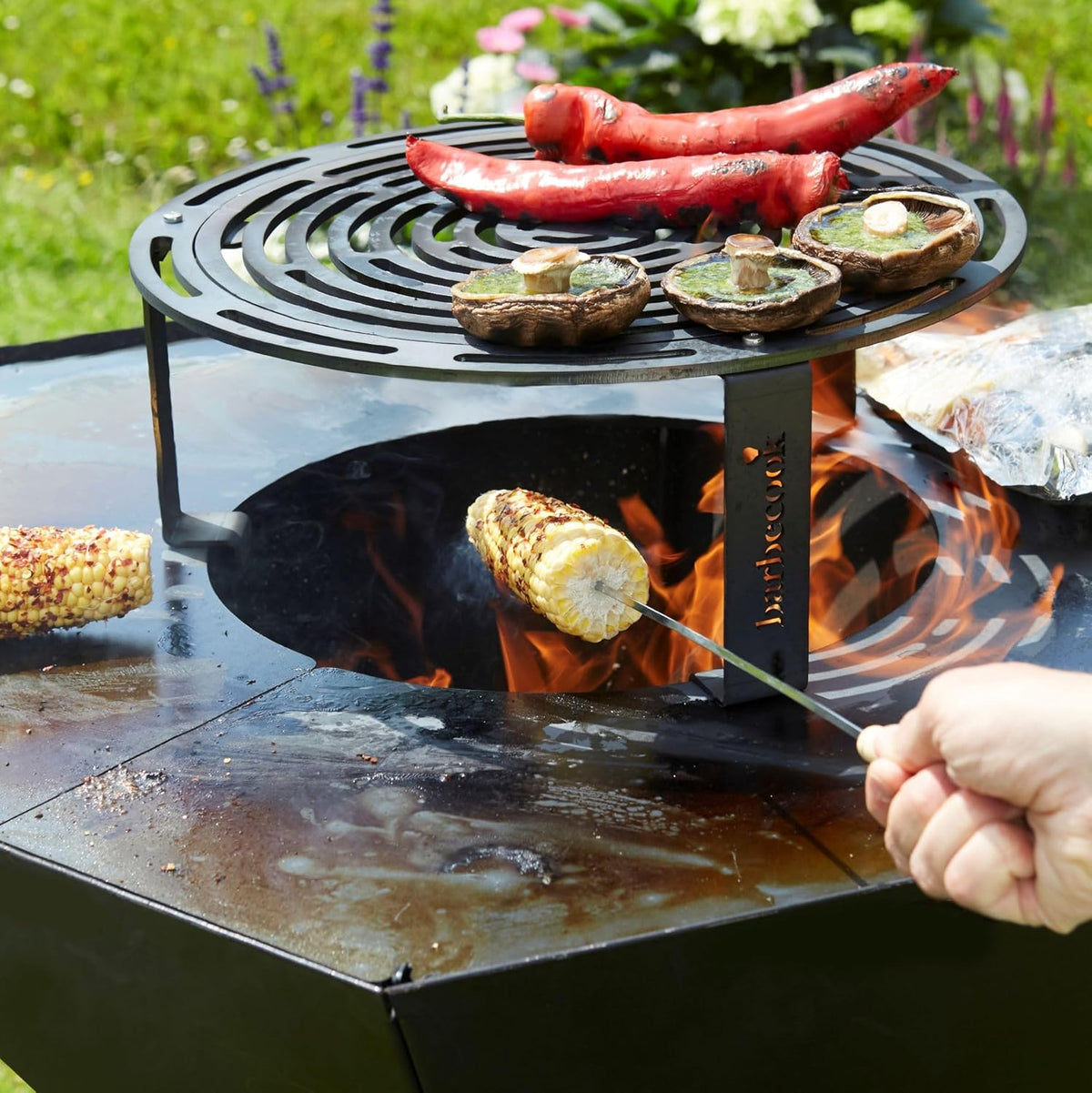 Parrilla y soporte elevado Dynamic Centre Stand de Barbecook, 36 cm - Acero al carbono de 6 mm de espesor