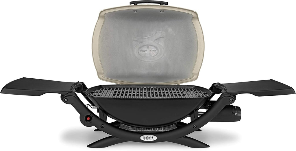 Barbacoa de gas Weber Q2000, superficie de cocción de 54 x 39 cm, barbacoa portátil, 1 quemador, con mesas laterales plegables, parrilla de hierro fundido vitrificado dividida en 2 partes - Titanio (53060079)