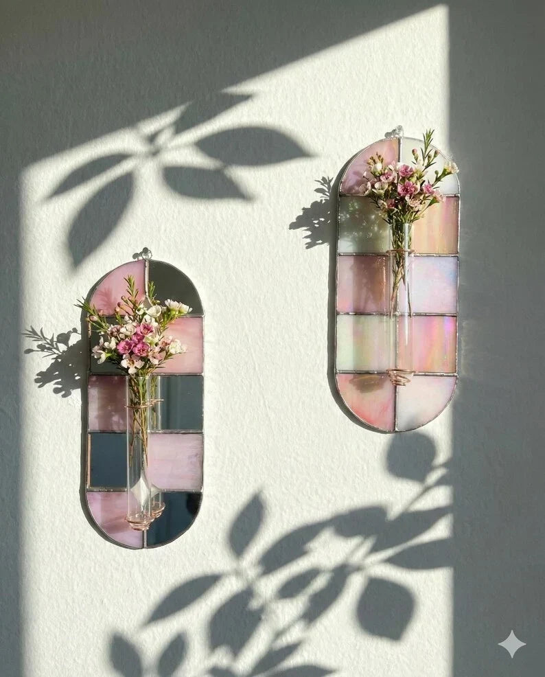 Florero de pared de vidrieras con patrón de tablero de ajedrez rosa y blanco, arte de jardín bohemio, lámina de cobre Tiffany