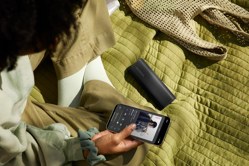 Sonos Roam 2 | Altavoz más ligero, portátil y resistente al agua con Bluetooth, Wi-Fi, al menos 10 horas de autonomía y control por voz para interiores y exteriores - Blanco