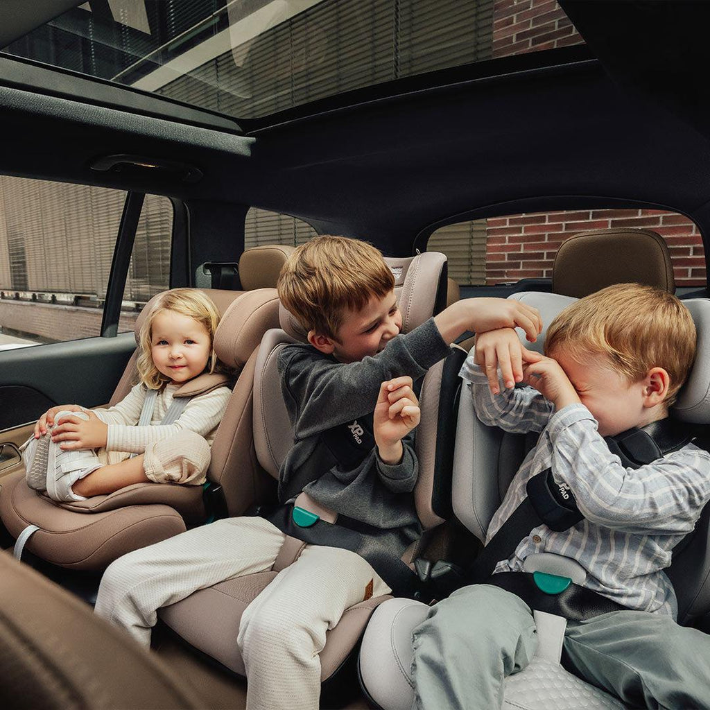 Silla de coche Britax Römer Kidfix i-Size Pro - Gris lino - Lux